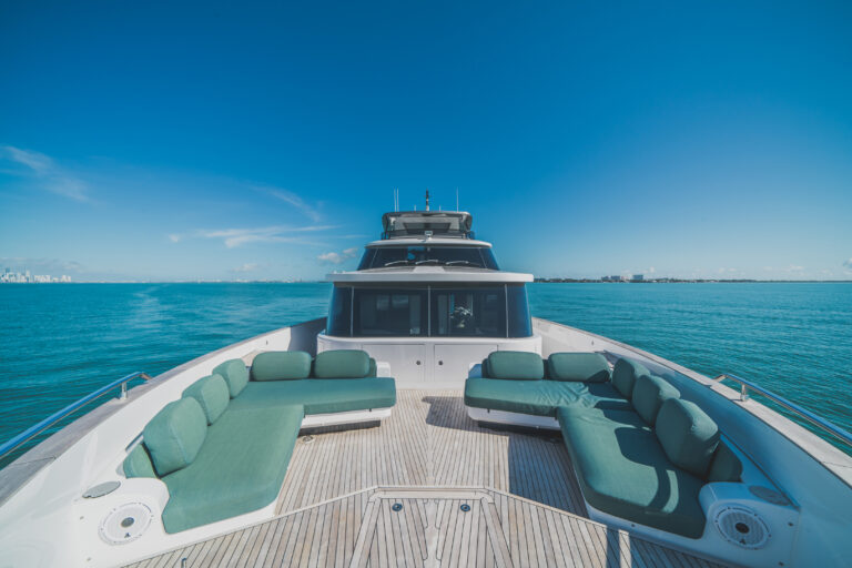 Foredeck seating