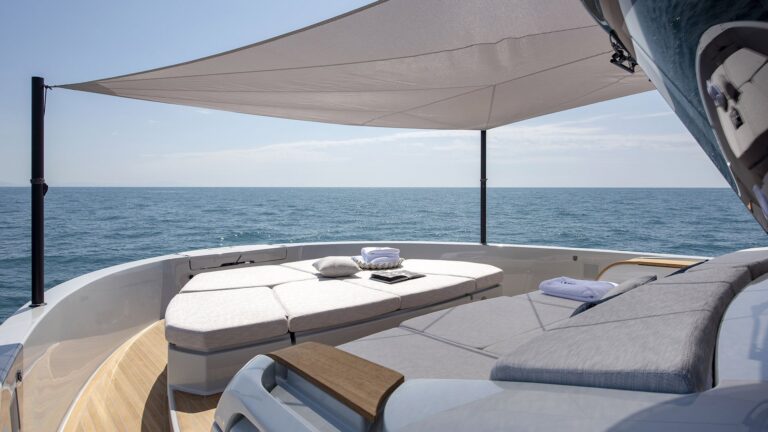 Foredeck the bimini shade