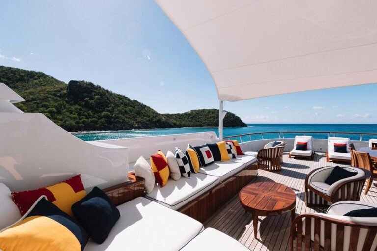 Sun deck aft