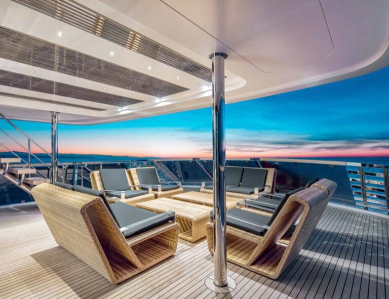 Bridge deck aft