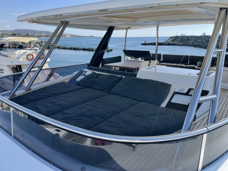 Flybridge sun cushions
