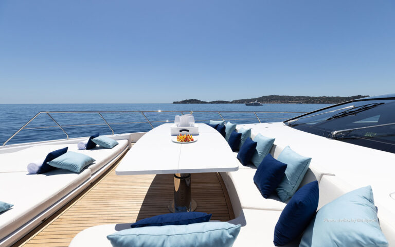 Foredeck (sistership)