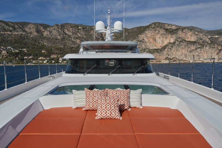 Foredeck sun pads