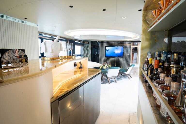 Main salon bar