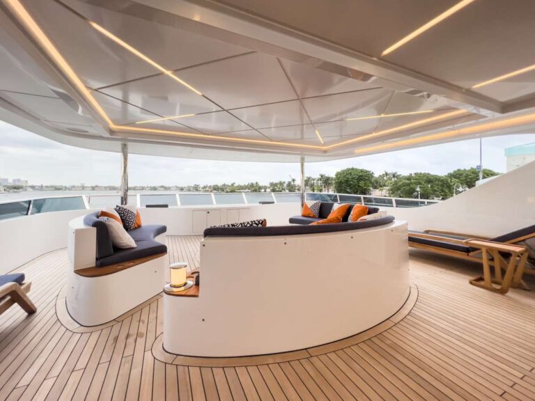 Sun deck forward lounge