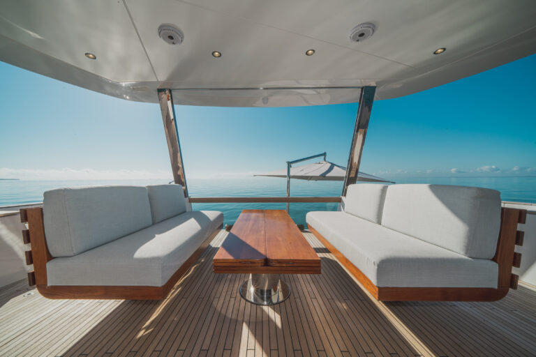 Aft deck seating