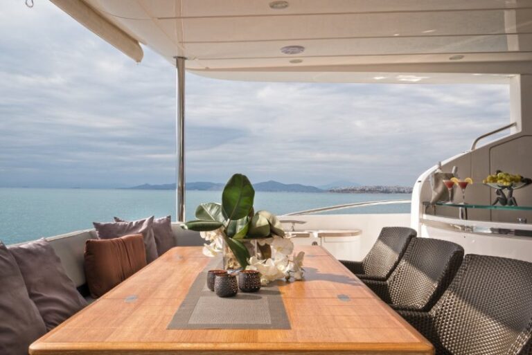 Main deck aft