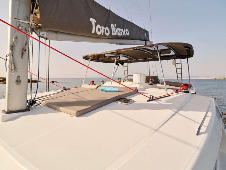 Flybridge sun pads