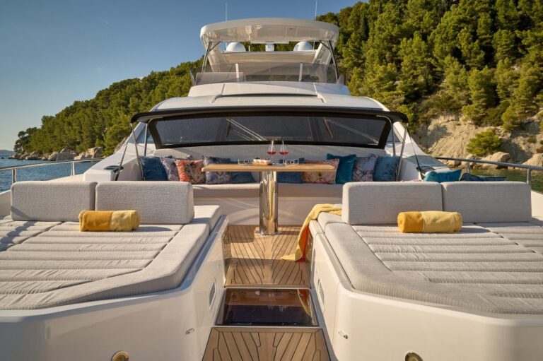 Foredeck sun pads