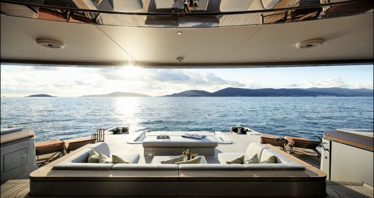 Open views from the stern