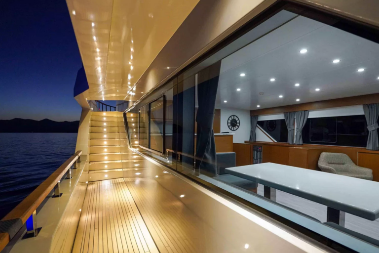 Side deck