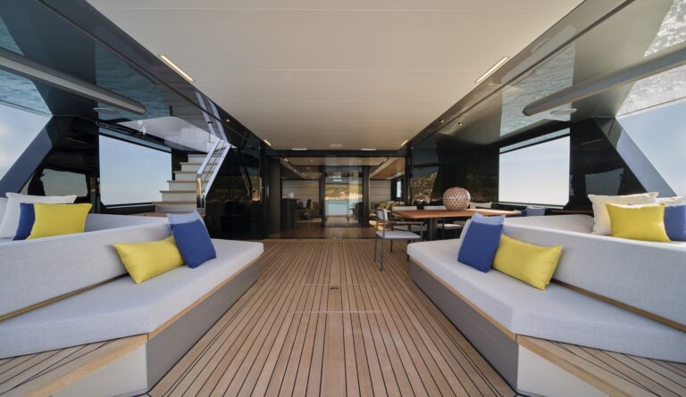 Aft deck loungers