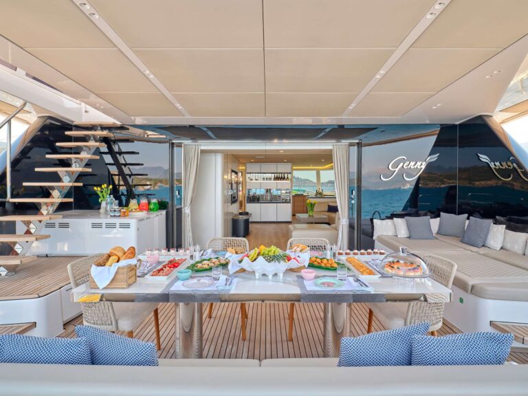Main aft deck dining
