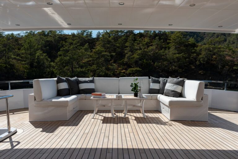 Semi private bridge deck aft