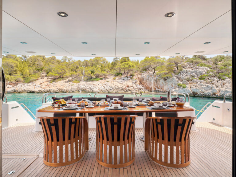 Main deck aft dining view to stern