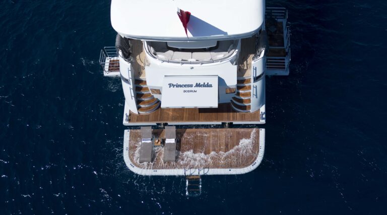 Stern Beach Terrace And Fold Out Balconies