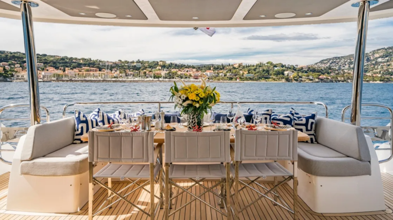 Aft Cockpit Dining