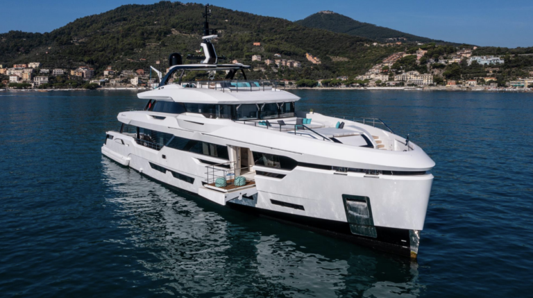 Bow View With Fold Out Balcony