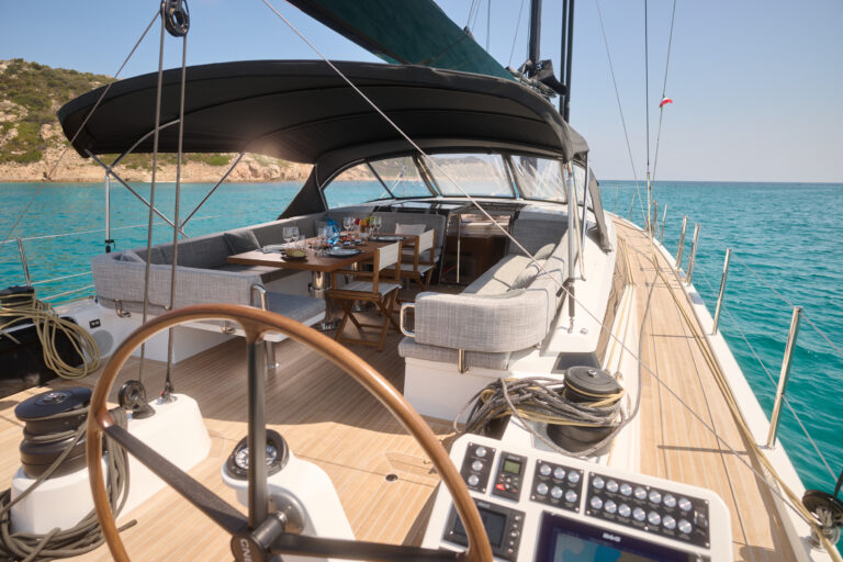 Deck Cockpit With Soft Bimini