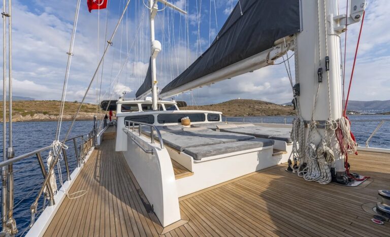Foredeck Sun Pads
