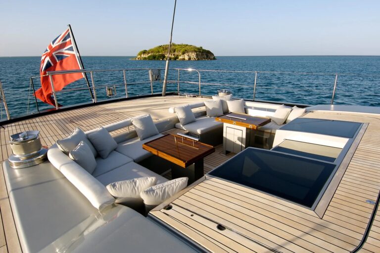 Main Deck Seating And Dining
