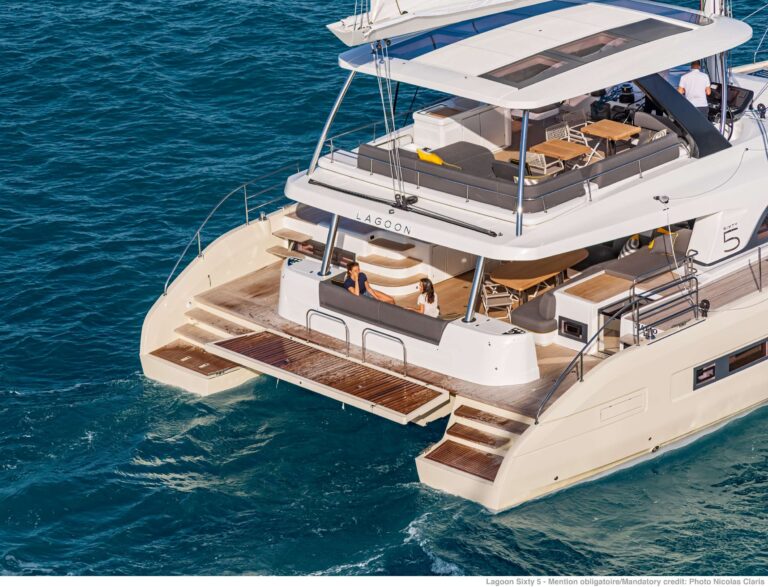 Sailing Catamaran AURA Aft View