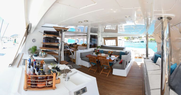 Sailing Catamaran AZULIA II Cockpit