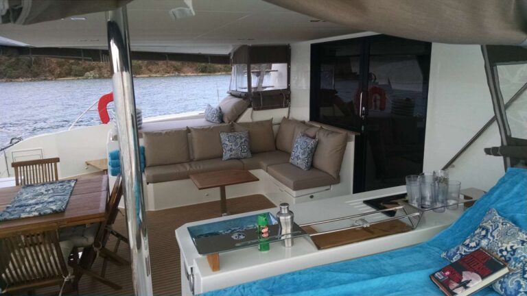 Sailing Catamaran PORT TO VINO  Cockpit