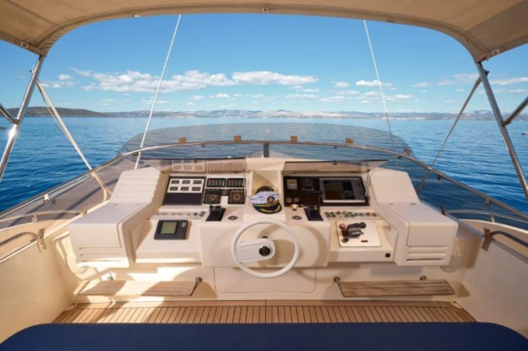 201 Sun Deck Helm