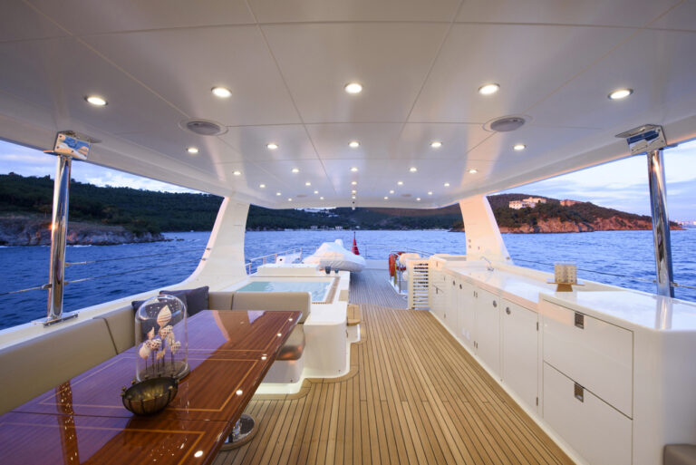 Sundeck Dining