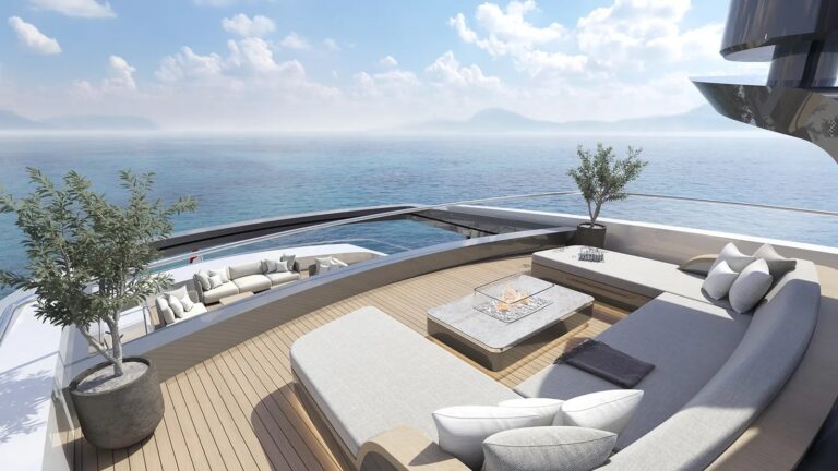 Aft Deck Lounge