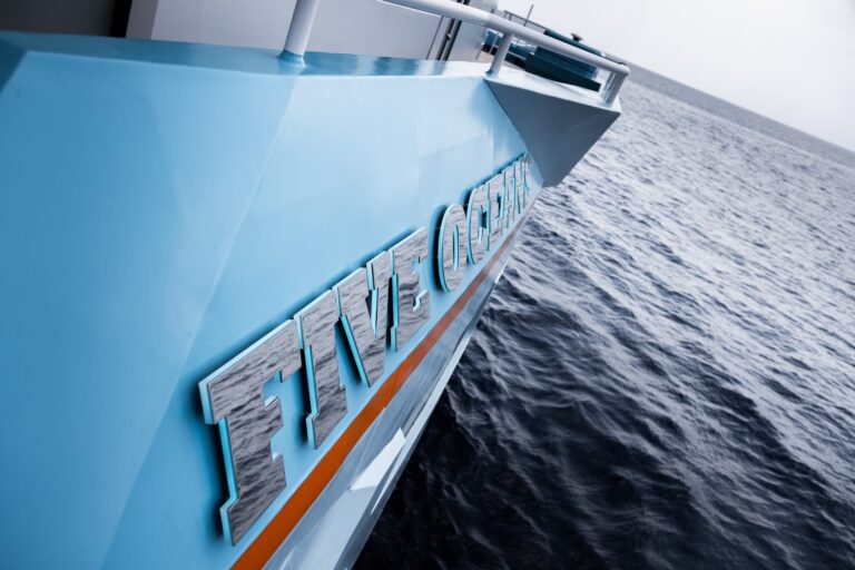 Five Oceans Detail