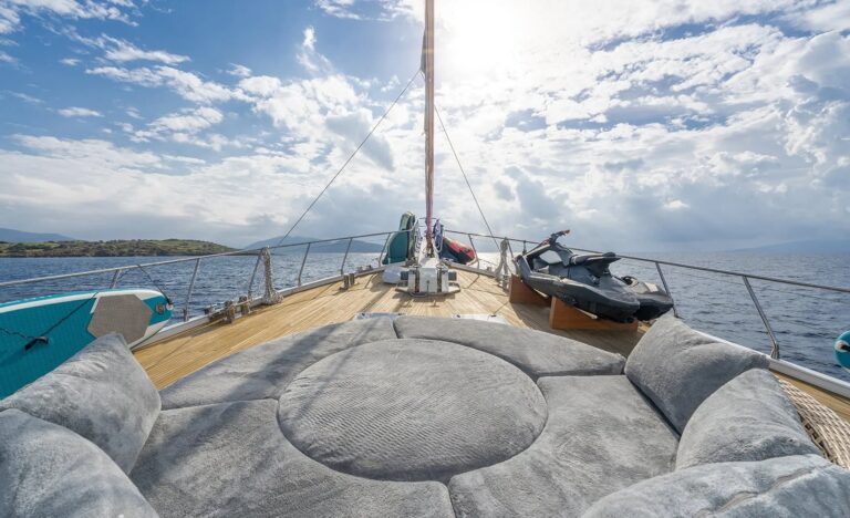 Foredeck Day Bed