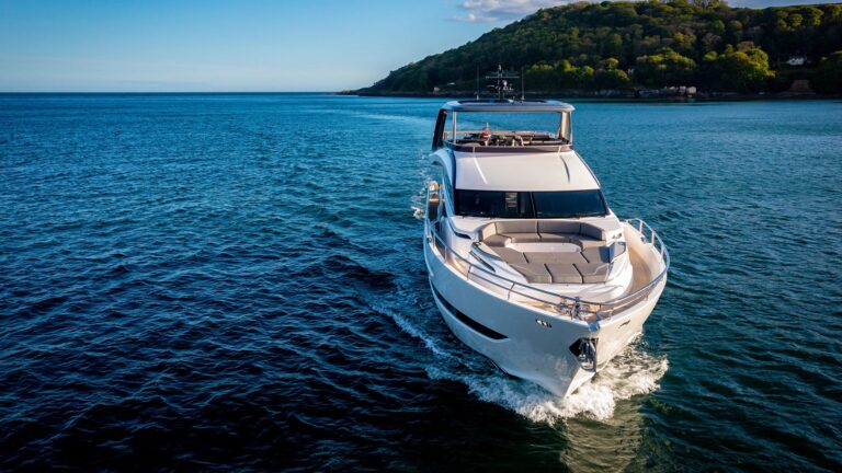 Foredeck Lounge