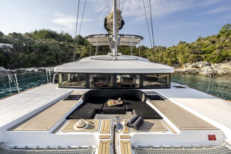 Foredeck Seating