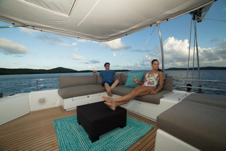Sailing Catamaran AZULIA II Fly Bridge
