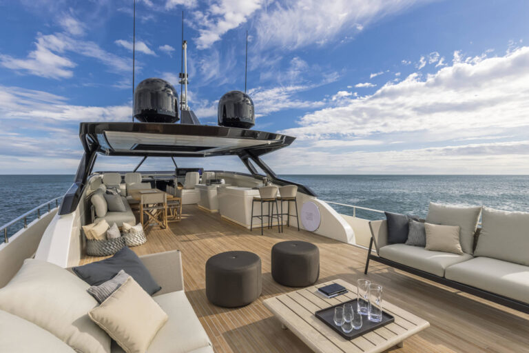 Sociable Flybridge