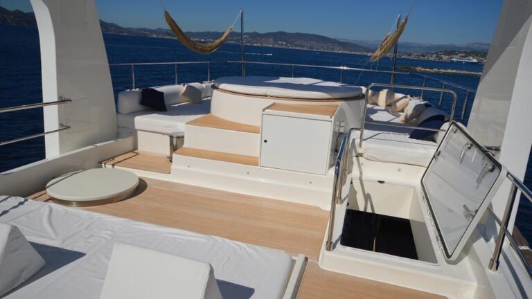 Sun Deck With Jacuzzi