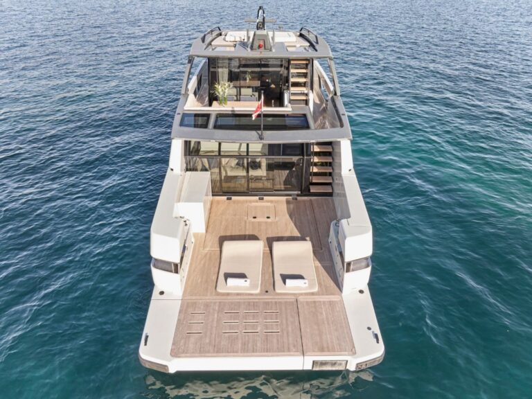Aft Beach Platform Deck