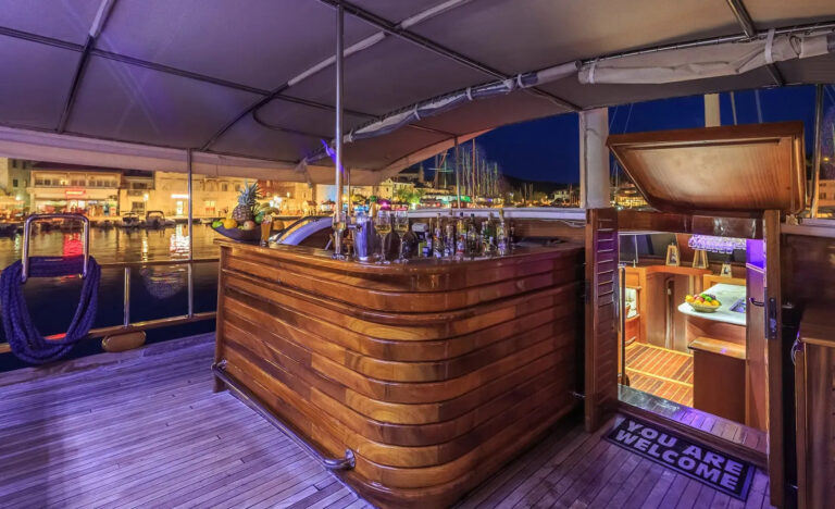 Deck Bar