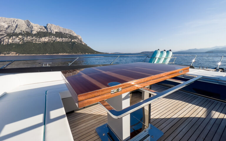 Foredeck Dining