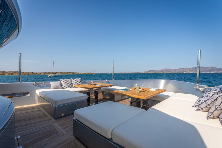 Foredeck Seating And Dining