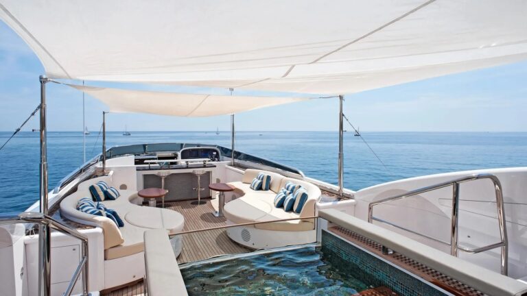 Jacuzzi And Seating On Sun Deck