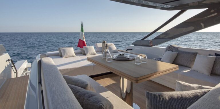 Main Deck Cockpit Seating