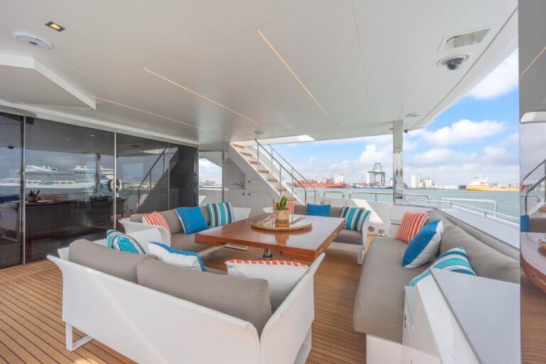 Main Outdoor Lounge