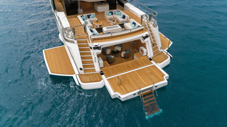 Stern Beach club