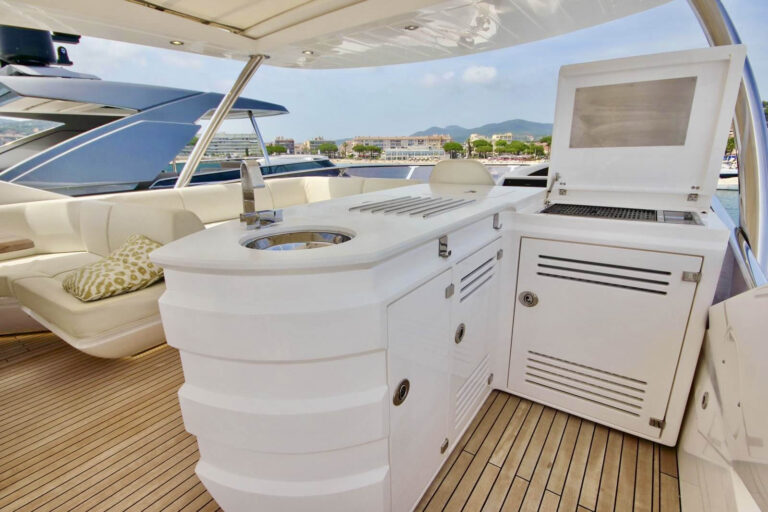Sun Deck Bar And Grill