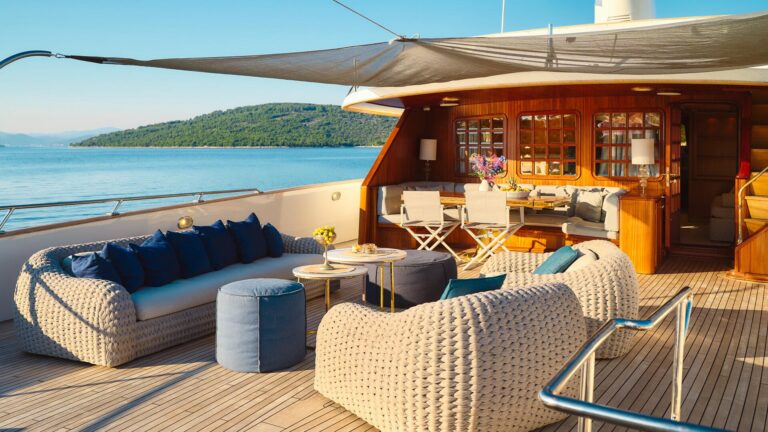 Sun Deck Seating