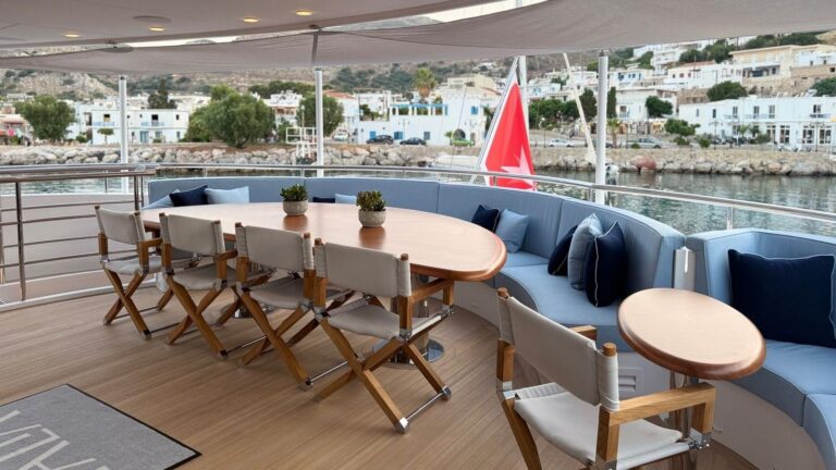Upper Deck Aft Dining