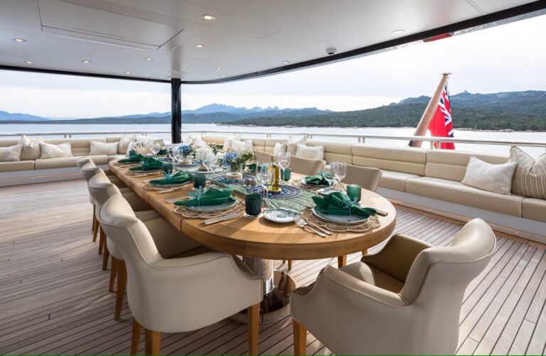 Bridge Deck Aft Dining